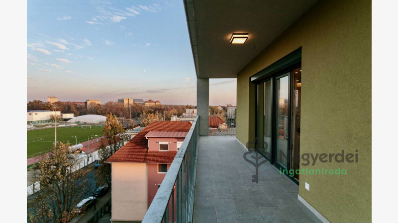 Debrecen, Sestakert, Lakás, tégla lakás  