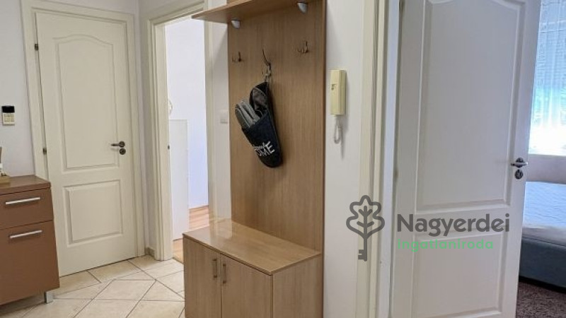 Debrecen, Sestakert, Lakás, tégla lakás  