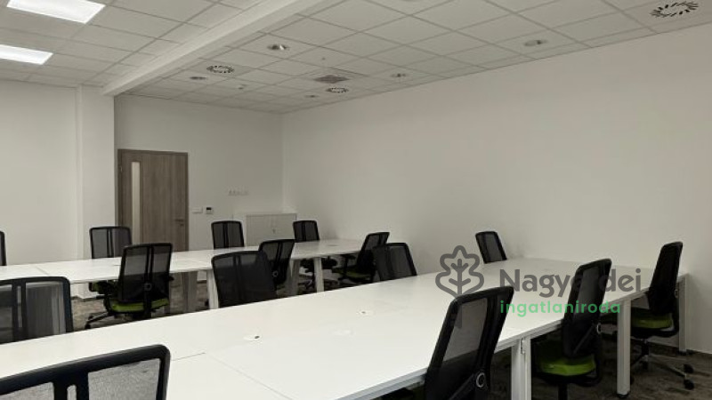 Debrecen, Belváros, Iroda, irodaházban  