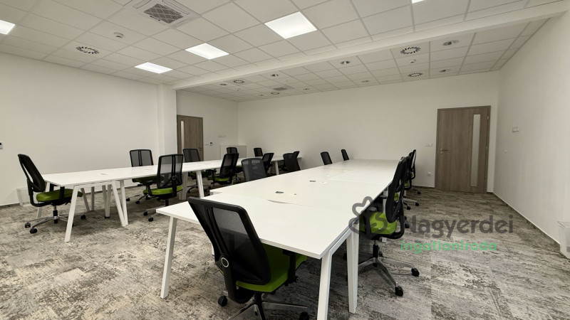 Debrecen, Belváros, Iroda, irodaházban  