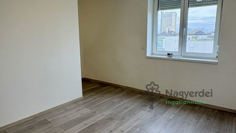 Debrecen, Ispotály, Lakás, tégla lakás  