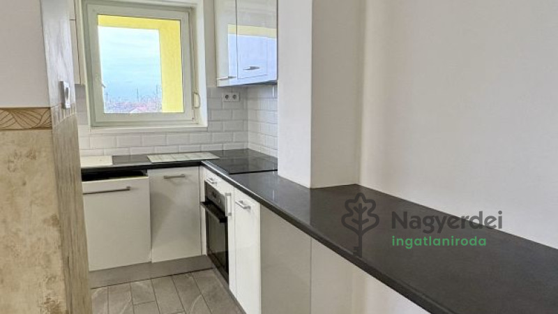 Debrecen, Ispotály, Lakás, tégla lakás  