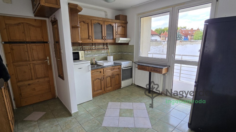 -, Nagyerdő, Lakás, tégla lakás  