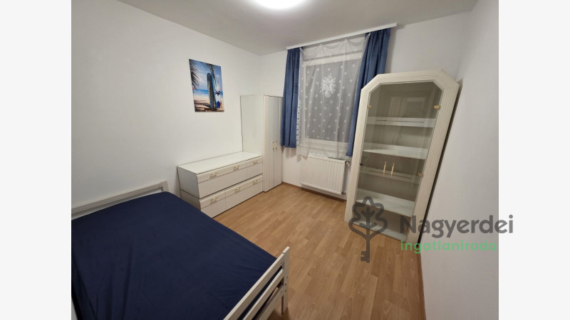 -, Nagyerdő, Lakás, tégla lakás  