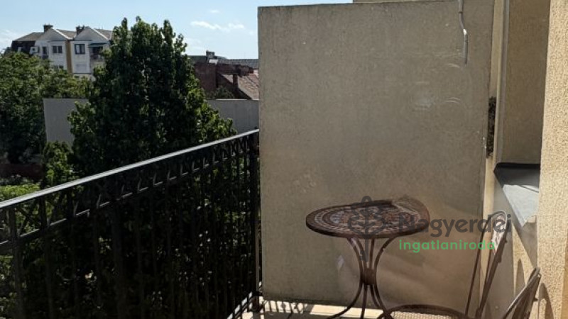 Debrecen, Szentlászlófalva, Lakás, tégla lakás  