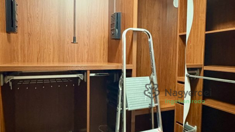 Debrecen, Szentlászlófalva, Lakás, tégla lakás  