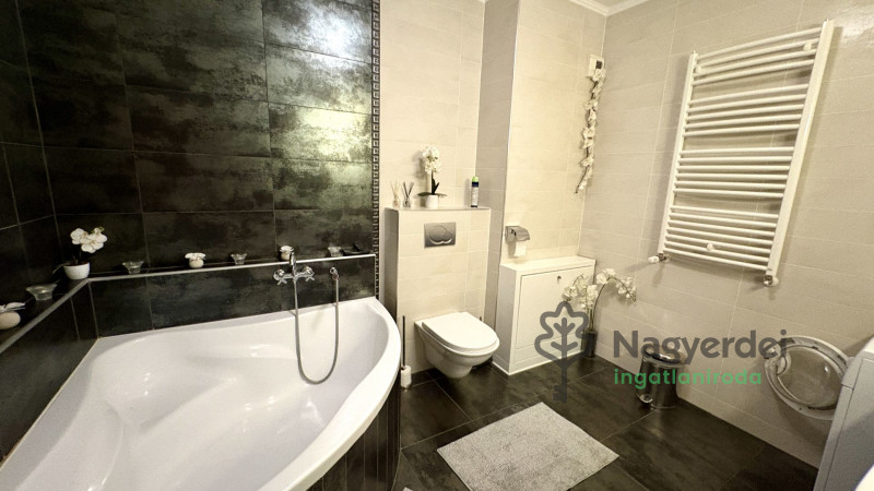 Debrecen, Szentlászlófalva, Lakás, tégla lakás  