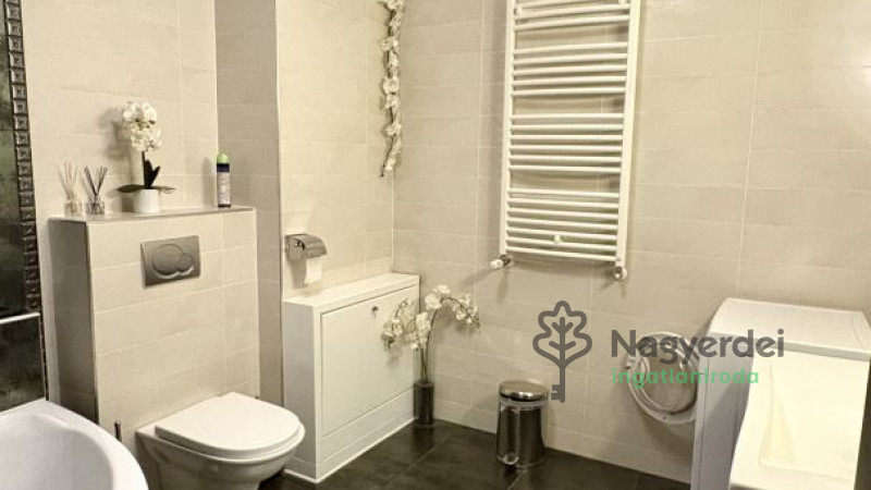 Debrecen, Szentlászlófalva, Lakás, tégla lakás  