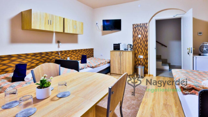 Debrecen, Nagyerdőalja, Ház, családi ház  