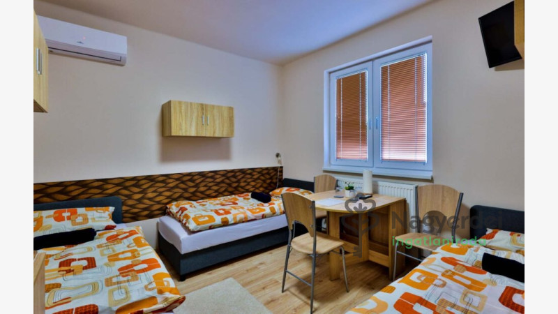 Debrecen, Nagyerdőalja, Ház, családi ház  