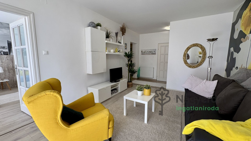 Debrecen, Nagyerdő, Lakás, tégla lakás  