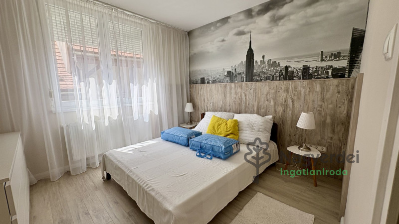 Debrecen, Nagyerdő, Lakás, tégla lakás  