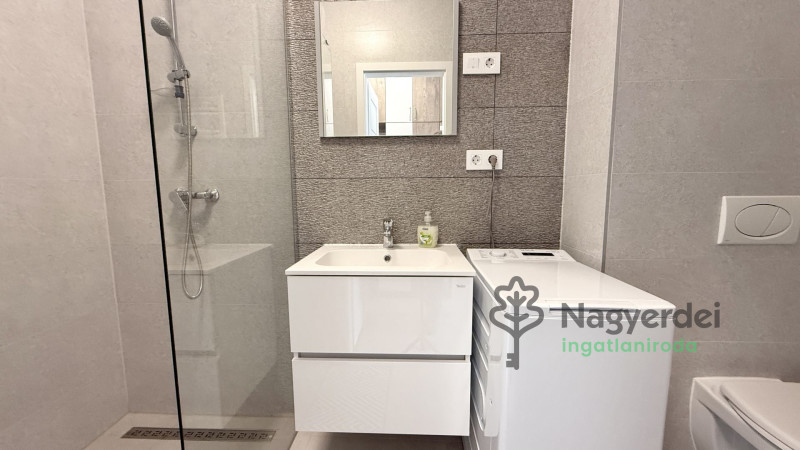 Debrecen, Belváros, Lakás, tégla lakás  