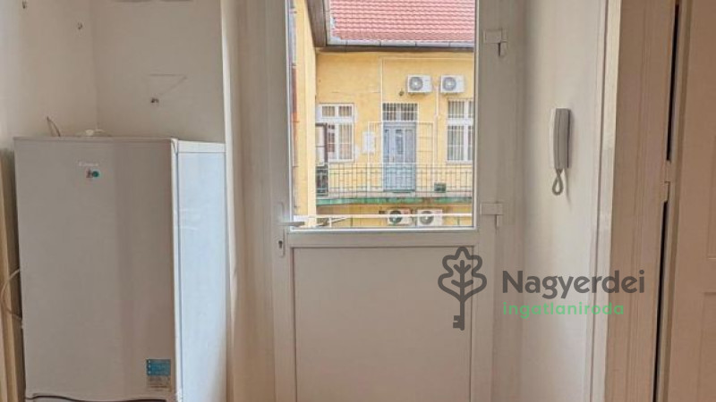Debrecen, Belváros, Lakás, tégla lakás  