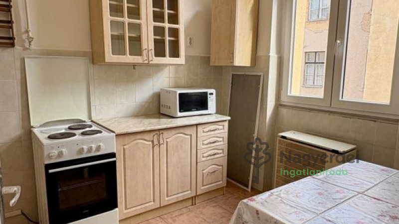 Debrecen, Belváros, Lakás, tégla lakás  
