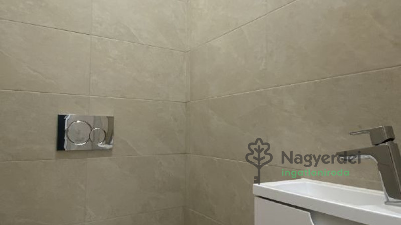 Debrecen, Belváros, Lakás, tégla lakás  