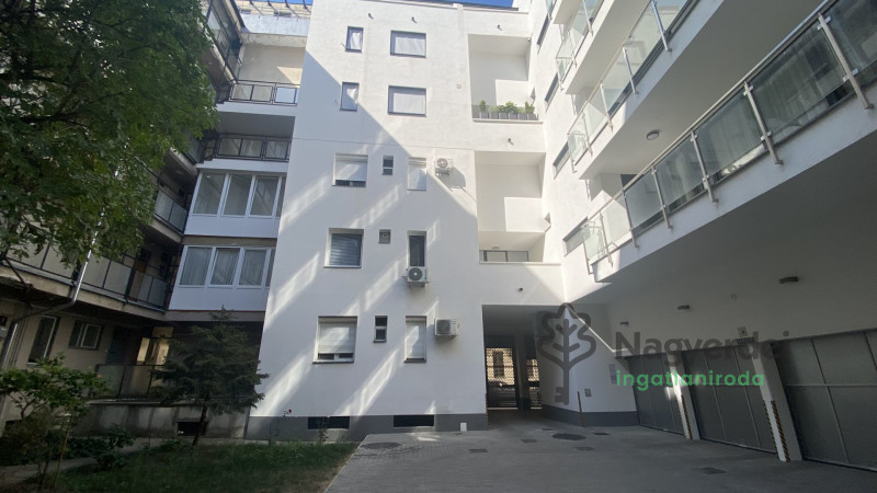 Debrecen, Belváros, Lakás, tégla lakás  