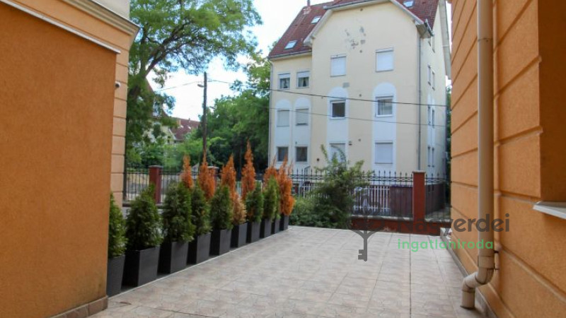 Debrecen, Sestakert, Lakás, tégla lakás  