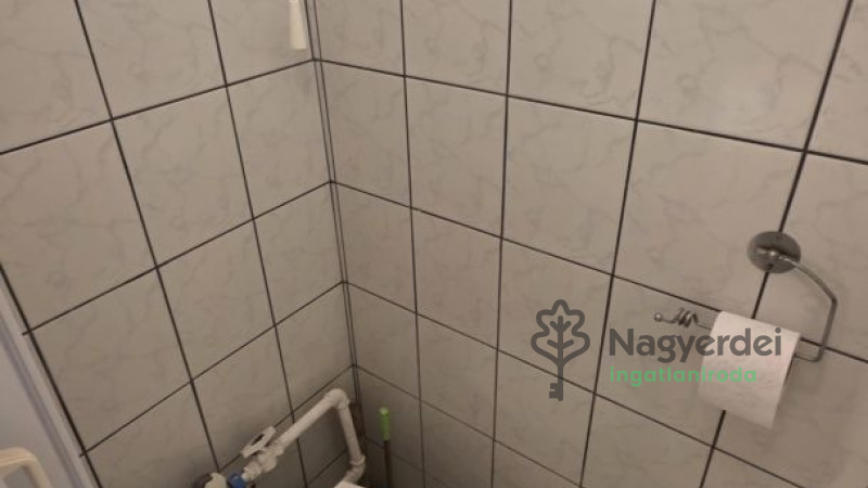 Debrecen, Nagyerdőalja, Lakás, tégla lakás  