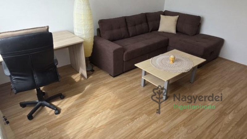 Debrecen, Nagyerdőalja, Lakás, tégla lakás  