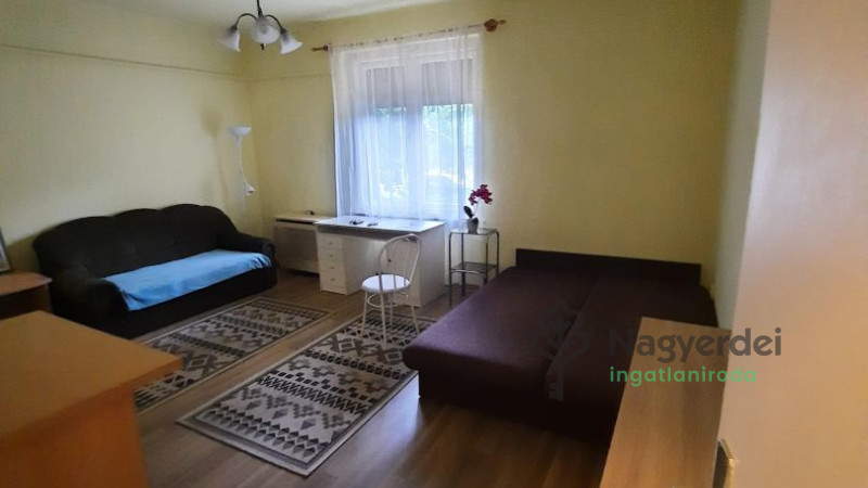 Debrecen, Nagyerdő, Lakás, tégla lakás  