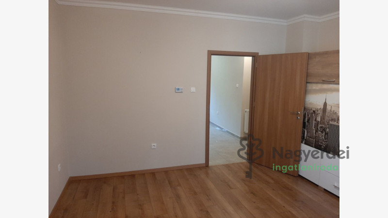 Debrecen, Egyetemváros, Lakás, tégla lakás  