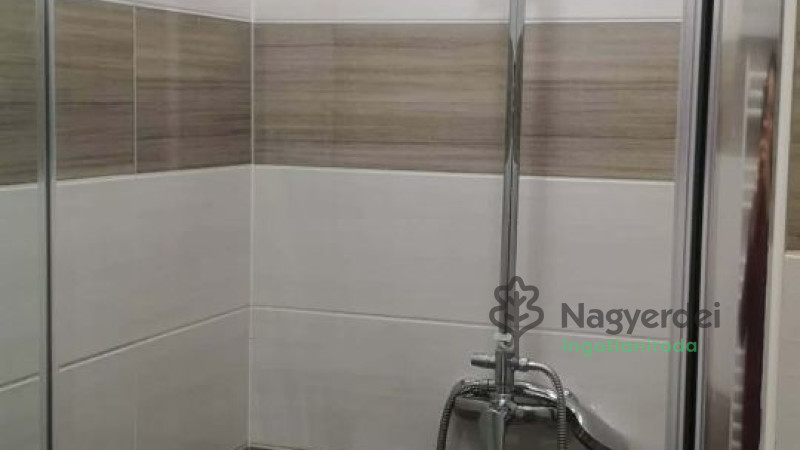 Debrecen, Lakás, tégla lakás  