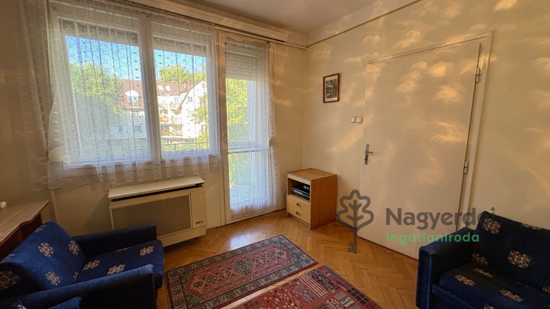 Debrecen, Nagyerdő, Lakás, tégla lakás  