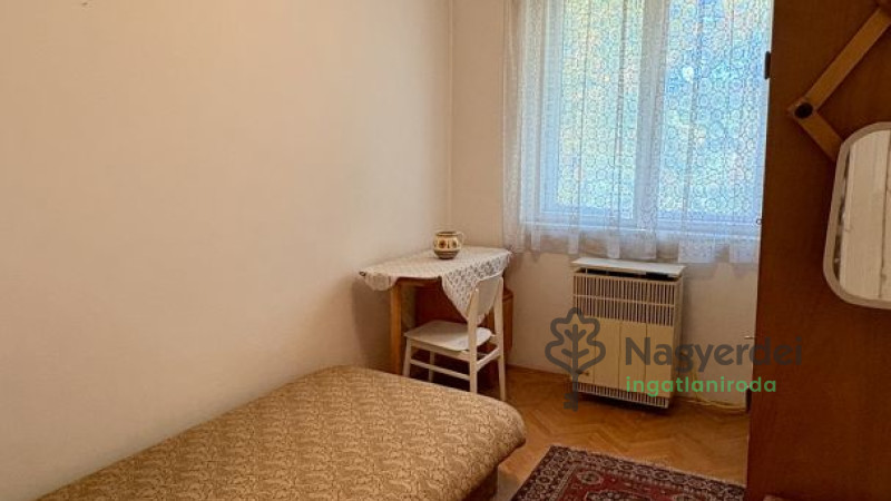 Debrecen, Nagyerdő, Lakás, tégla lakás  