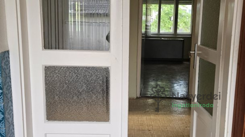 Debrecen, Széchenyikert, Ház, családi ház  