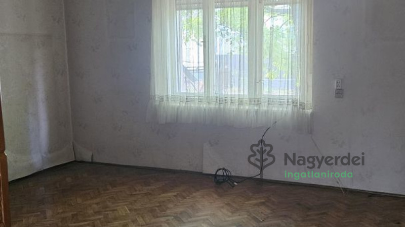 Debrecen, Széchenyikert, Ház, családi ház  