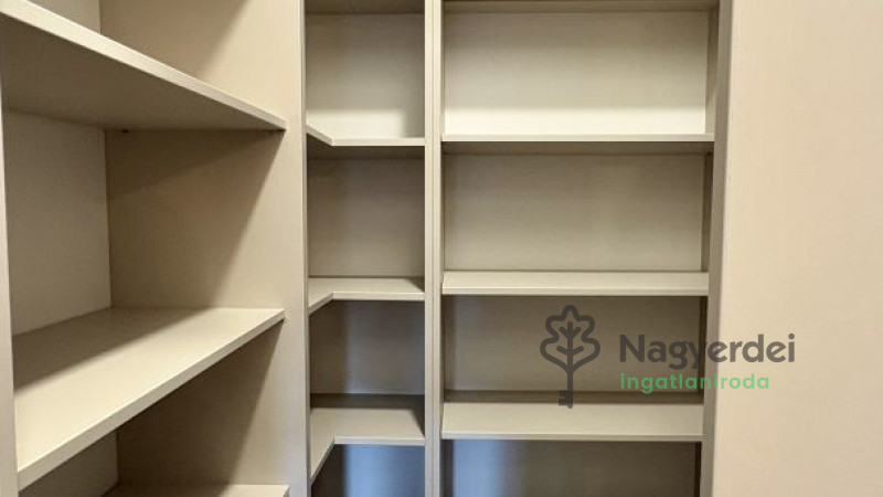 Debrecen, Egyetemváros, Lakás, tégla lakás  