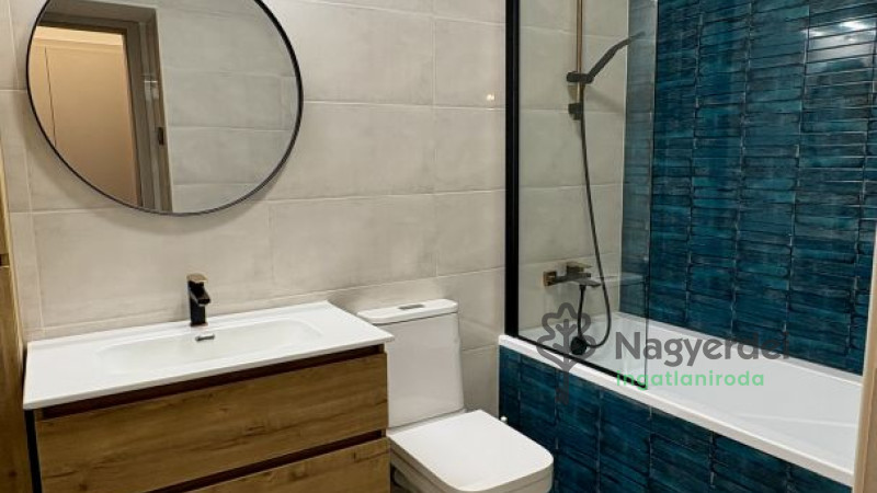 Debrecen, Egyetemváros, Lakás, tégla lakás  