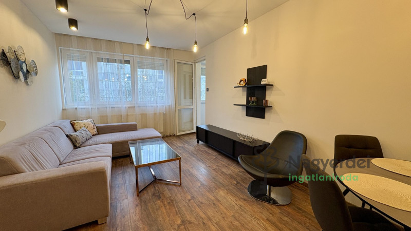 Debrecen, Egyetemváros, Lakás, tégla lakás  