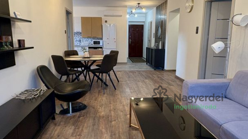 Debrecen, Egyetemváros, Lakás, tégla lakás  