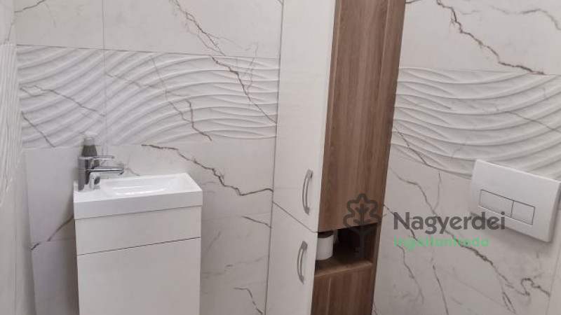 Hajdúböszörmény, Lakás, tégla lakás  