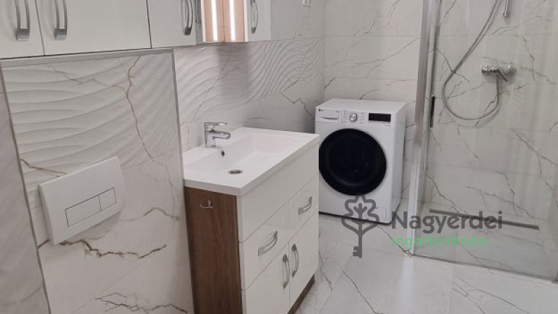 Hajdúböszörmény, Lakás, tégla lakás  