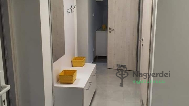 Debrecen, Sestakert, Lakás, tégla lakás  