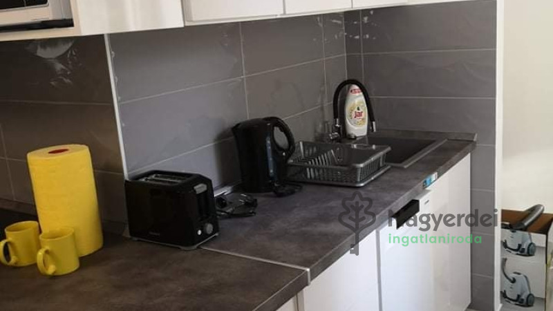 Debrecen, Sestakert, Lakás, tégla lakás  