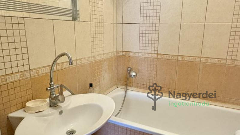 Debrecen, Belváros, Lakás, panel lakás  