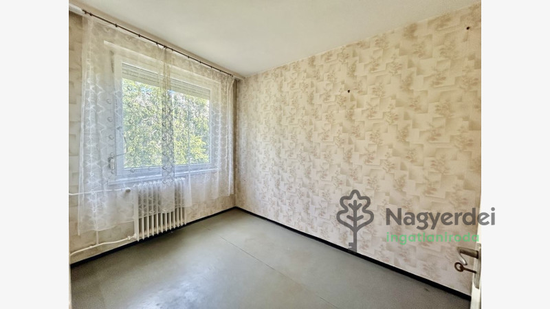 Debrecen, Vénkert, Lakás, panel lakás  