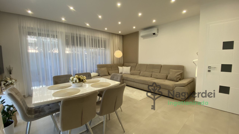 Debrecen, Nyulas, Ház, ikerház  