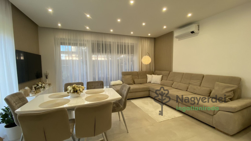 Debrecen, Nyulas, Ház, ikerház  