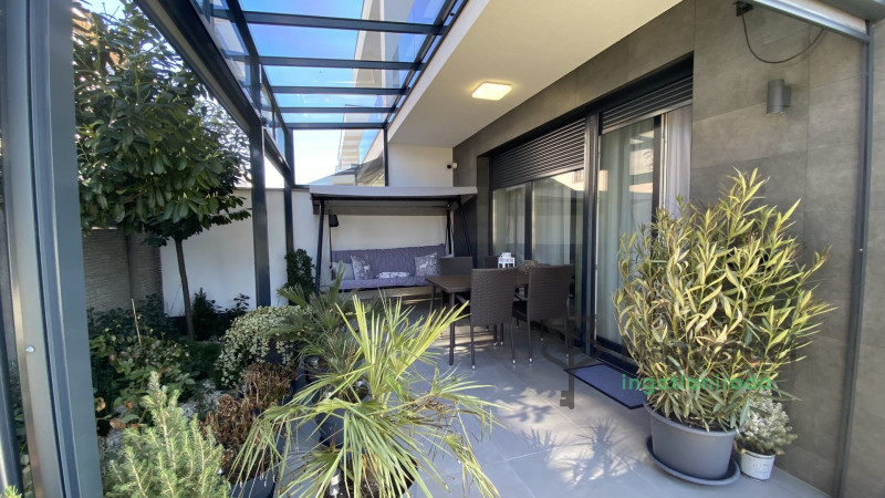 Debrecen, Nyulas, Ház, ikerház  