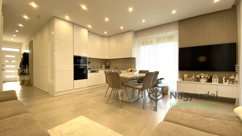 Debrecen, Nyulas, Ház, ikerház  