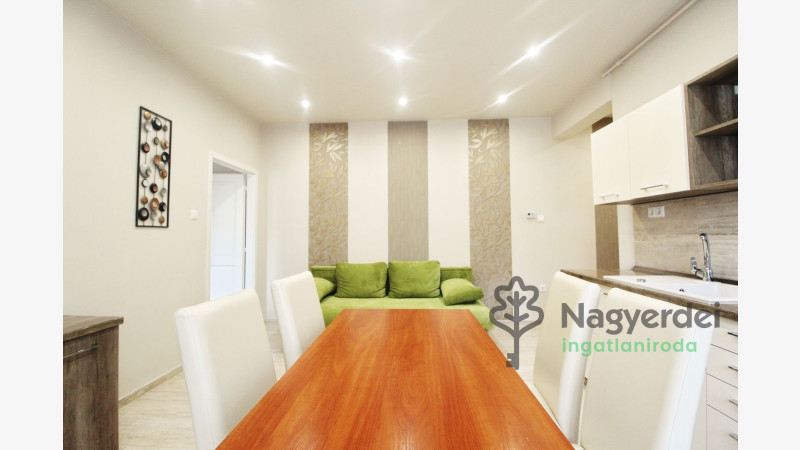 Debrecen, Péterfia, Lakás, tégla lakás  