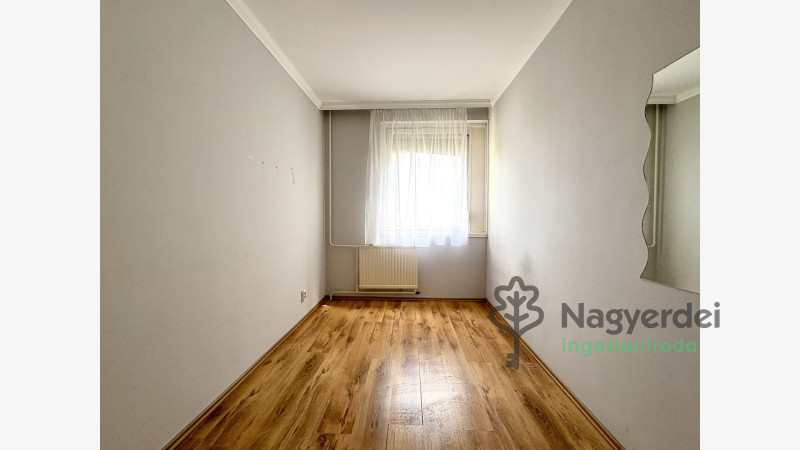 Debrecen, Tócóskert, Lakás, panel lakás  