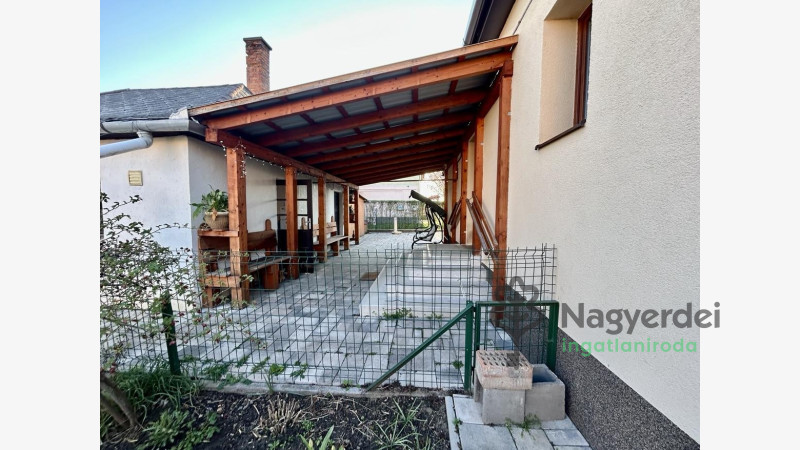 Debrecen, Tégláskert, Ház, családi ház  