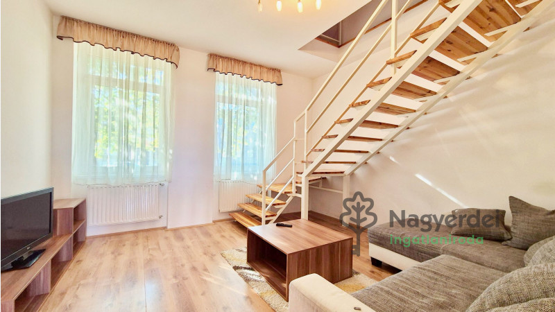 Debrecen, Nagyerdőalja, Lakás, tégla lakás  