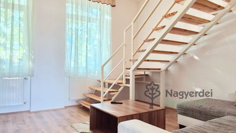 Debrecen, Nagyerdőalja, Lakás, tégla lakás  
